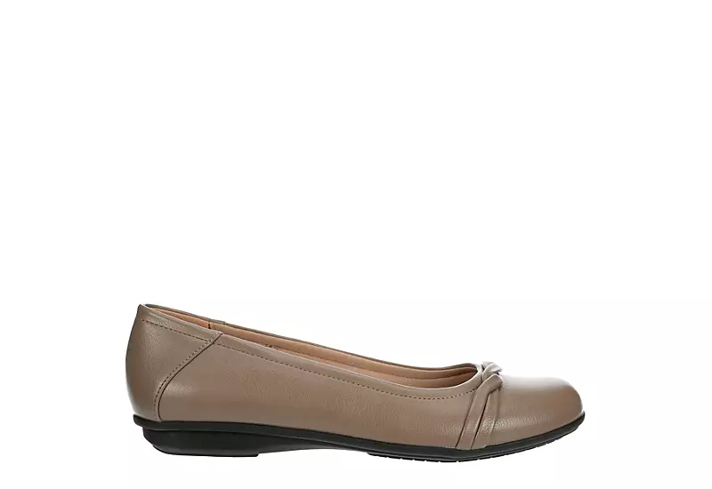 Lauren Blakwell Womens Eliana Flat - Taupe 2 Lauren Blakwell Womens Eliana Flat - Taupe - Image 2